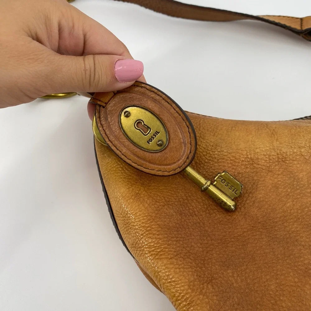 Fossil Hobo Bag Women Large Tan Leather Vintage Key Charm